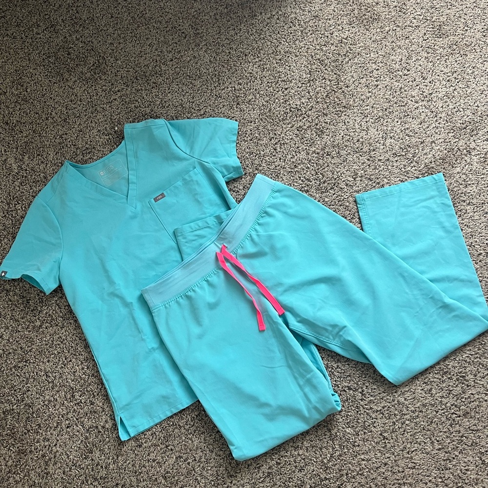 Figs Neon Blue Livingston - Scrub Pants AND Catarina - One-Pocket Scrub Top